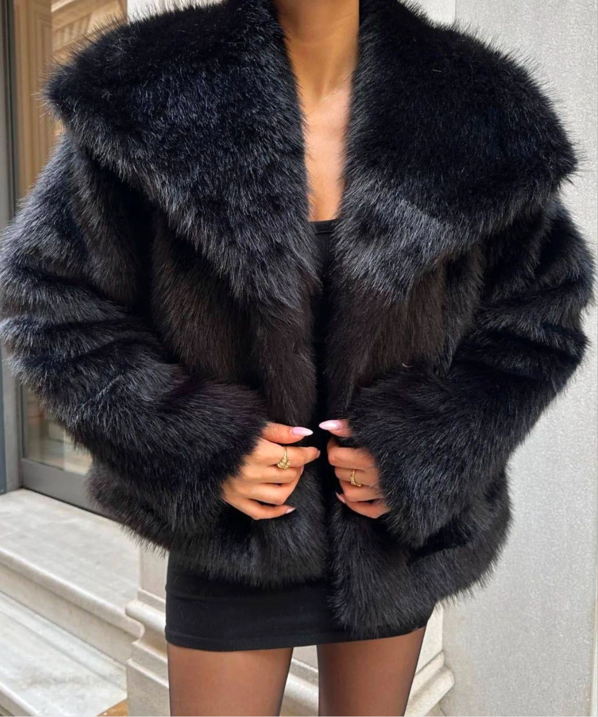 DEMURE - FAUX FUR COAT