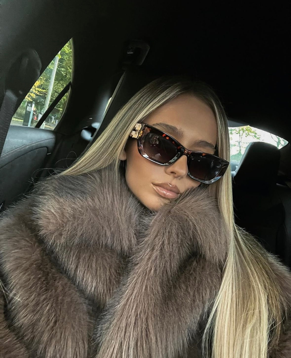 DEMURE - FAUX FUR COAT