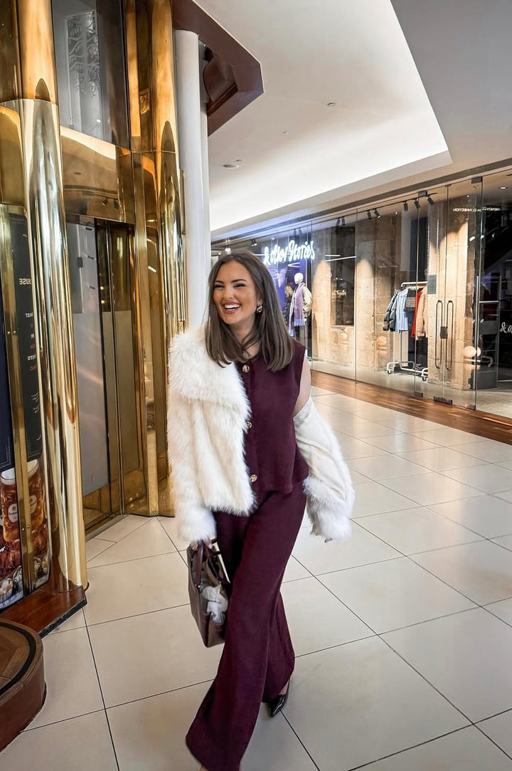DEMURE - FAUX FUR COAT