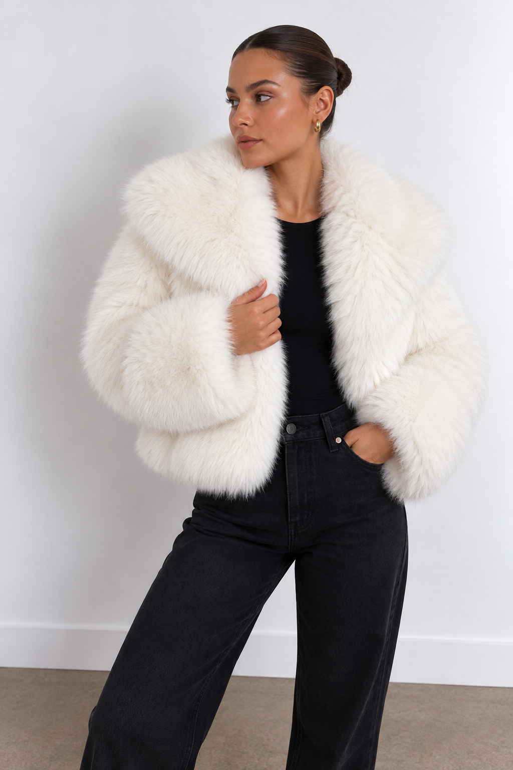 DEMURE - FAUX FUR COAT