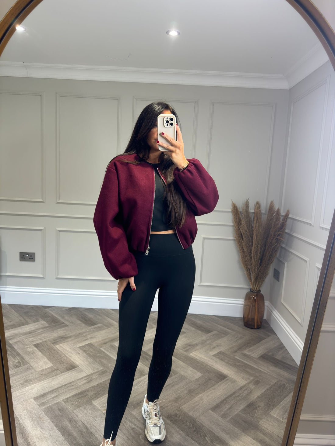 JILLY - HARLOWE