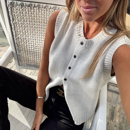 AMELIA - KNITTED BUTTONED VEST