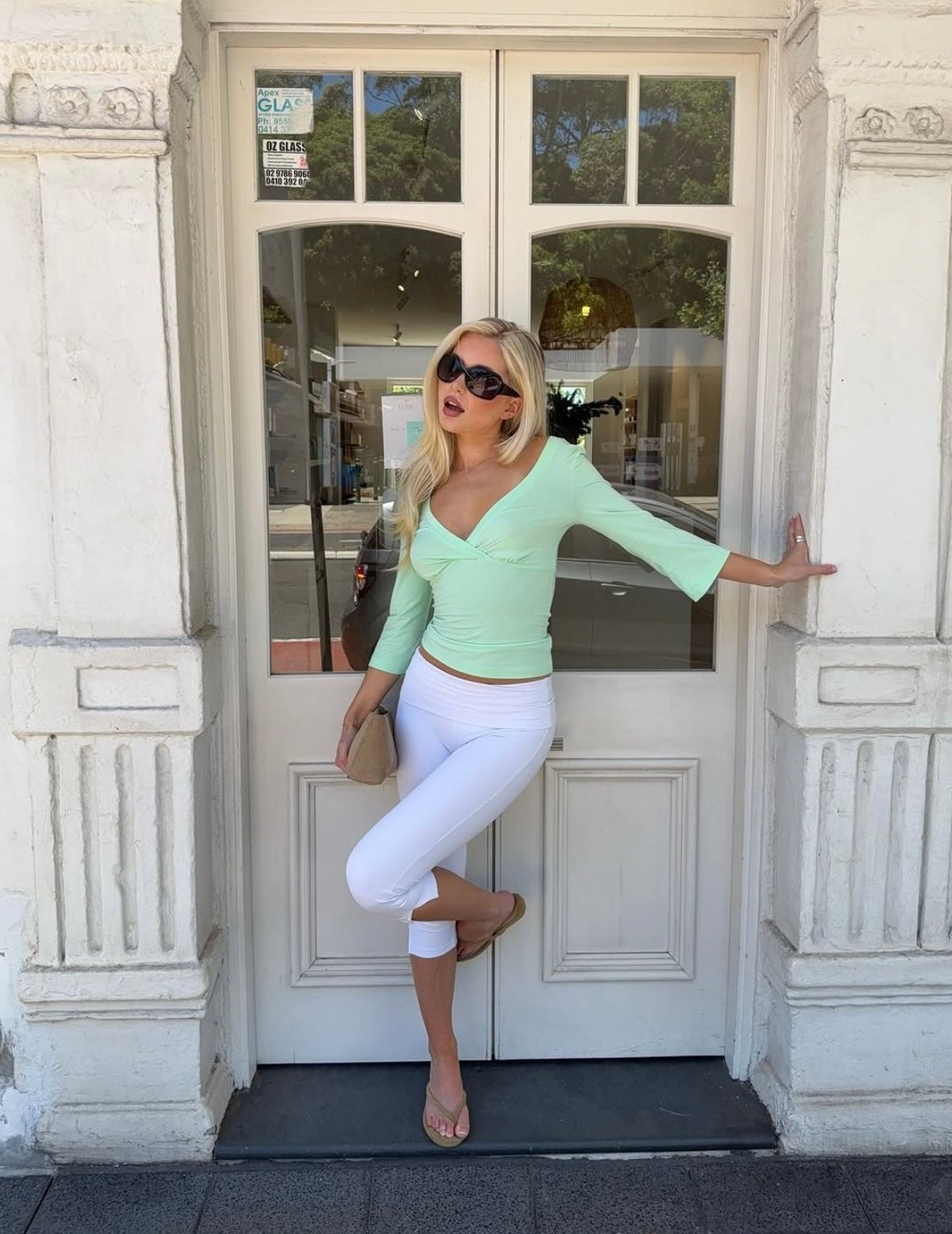 LESA - V-NECK TOP