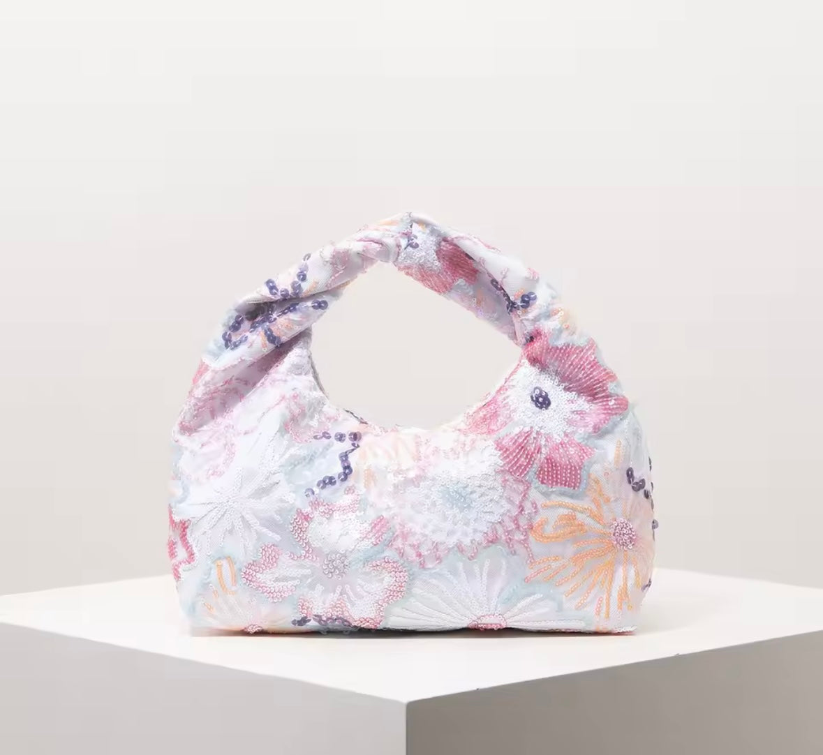 CAMELLIA - EMBROIDERED BAG