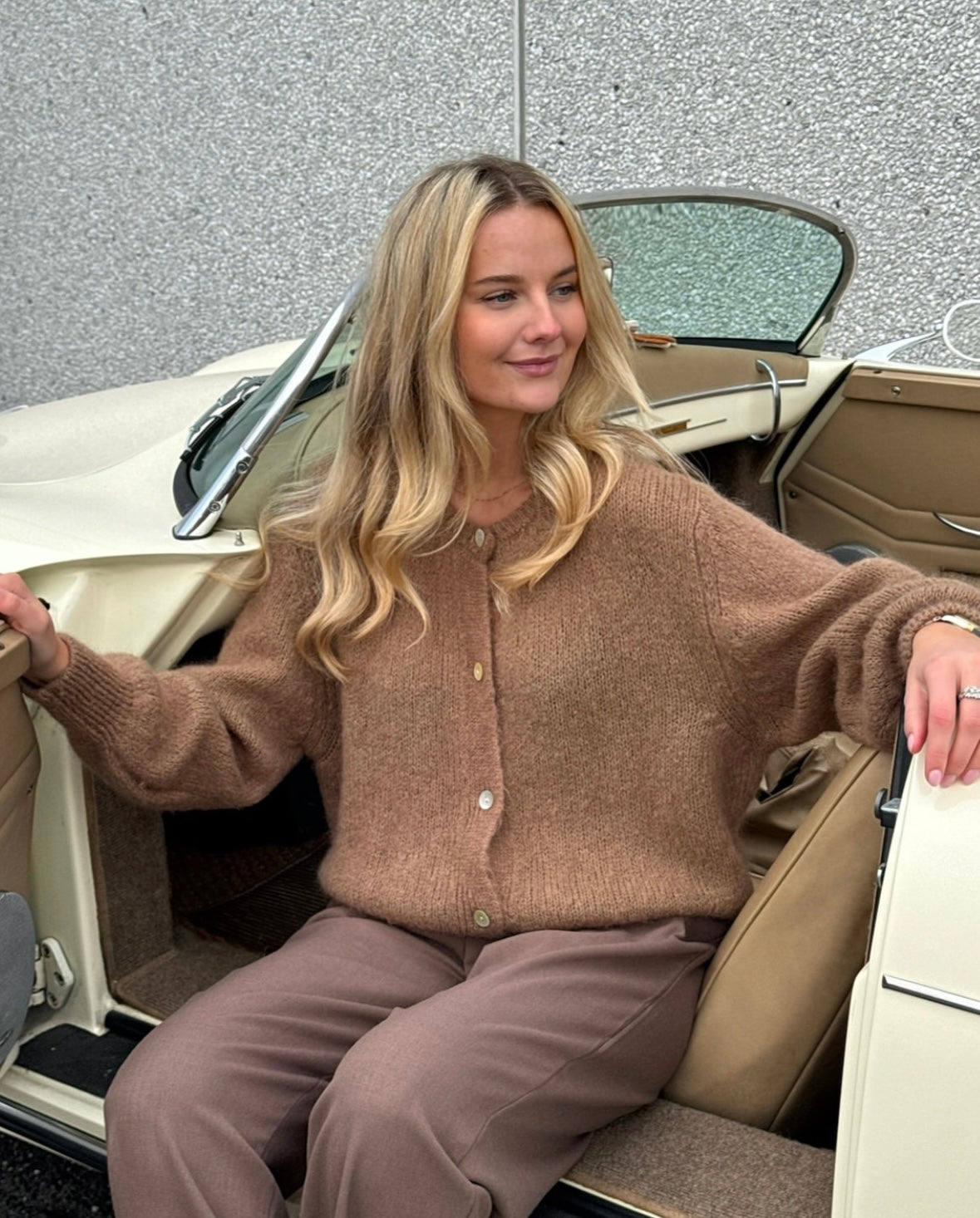 ALICE - KNITTED BUTTON CARDIGAN