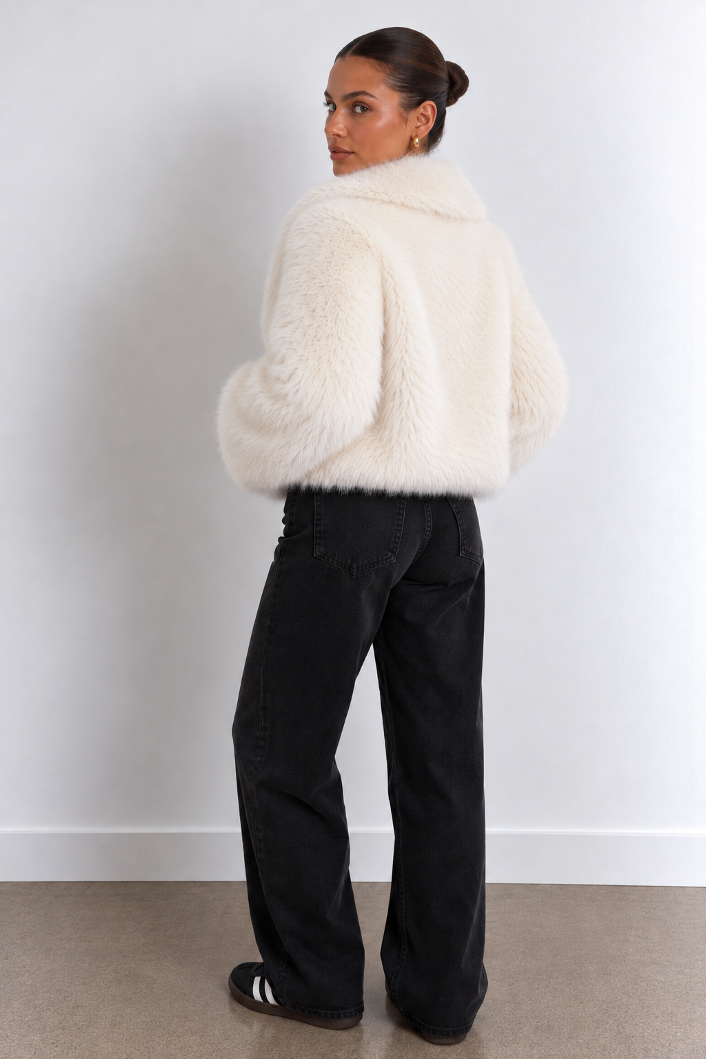 DEMURE - FAUX FUR COAT
