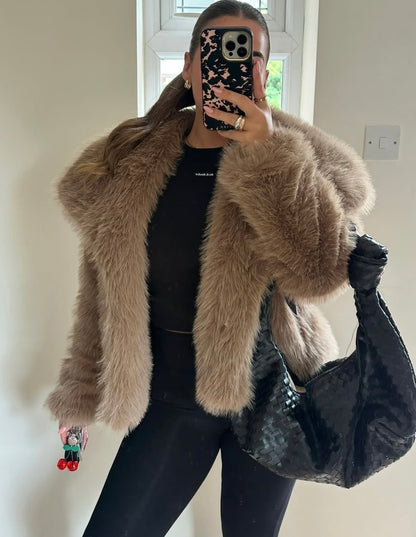 DEMURE - FAUX FUR COAT