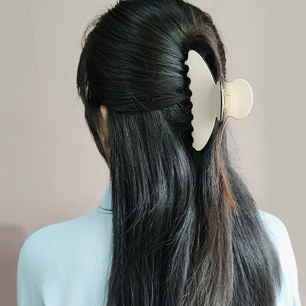 LOLA - CONTRAST CLAW CLIP