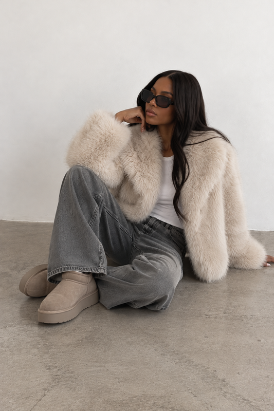 DEMURE - FAUX FUR COAT