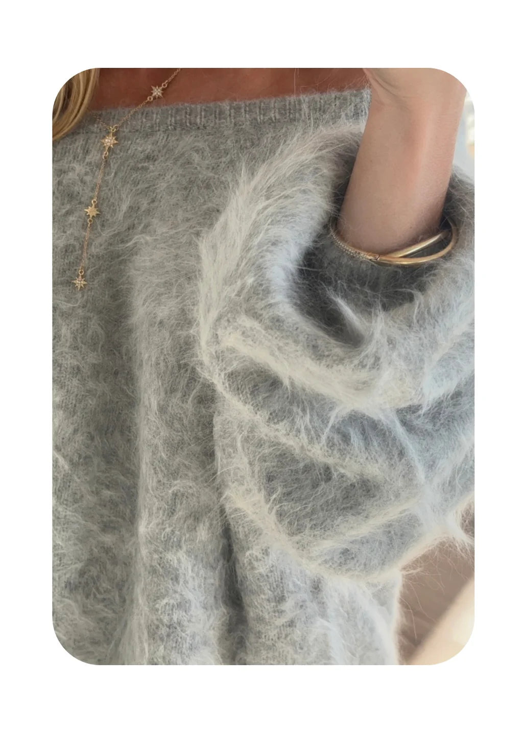 AMI - ONE SHOULDER KNITTED JUMPER